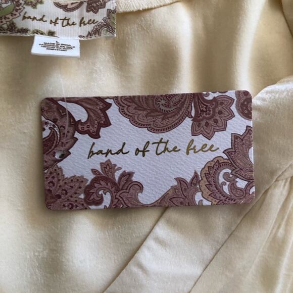 Band Of The Free NWT Cash VNeck Long Sleeve Billowing Sleeves Ivory Top Large - Picture 14 of 14